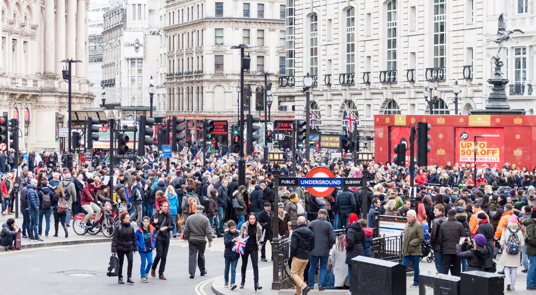 when to shop in london to avoid crowds